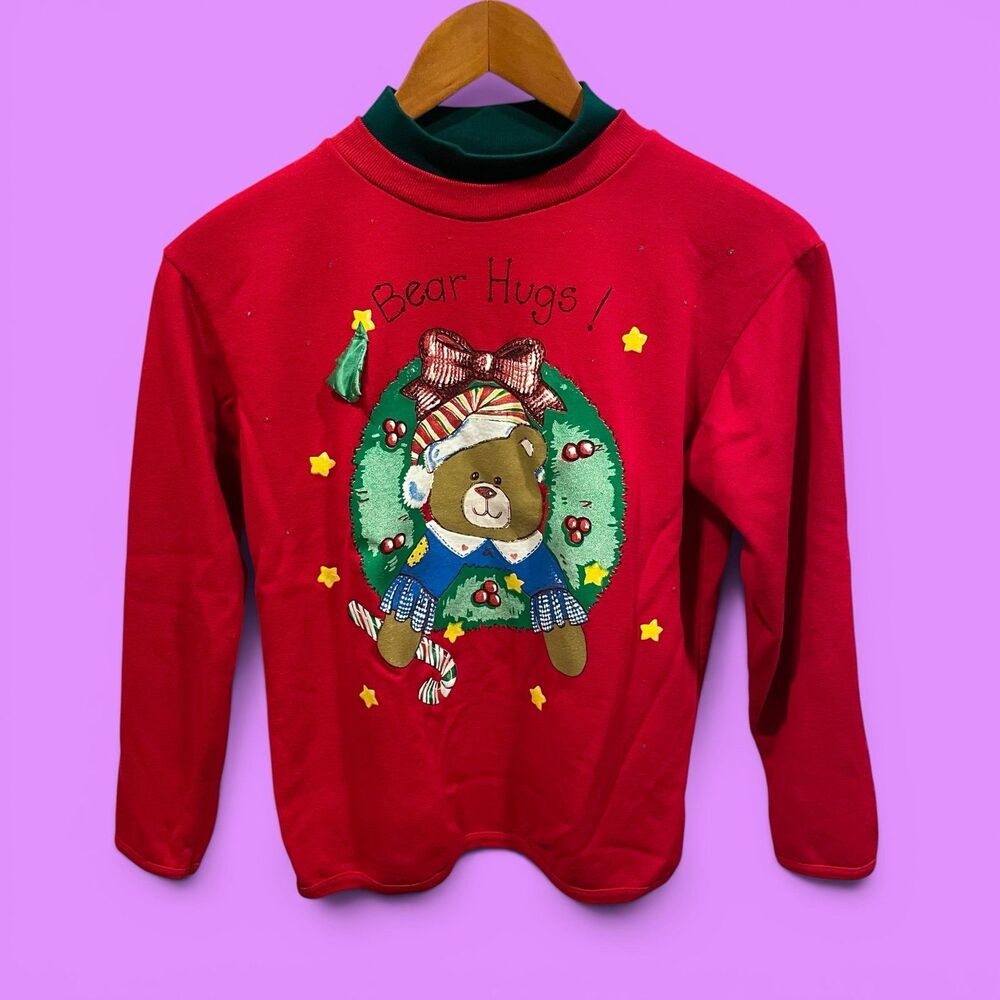 Cute vintage 80s-90s holiday bear hugs graphic embellished sweatshirt classic